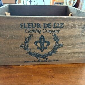 NWOT Fleur De Liz Wooden Storage Box